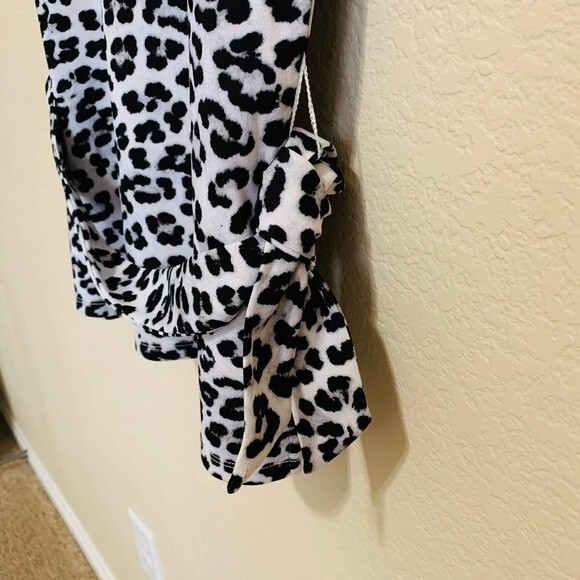 Ann Taylor Factory black knit top snow Leopard print blouse with a belt size SP - Picture 5 of 9